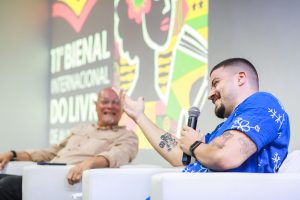 Paulo Moreira compartilha bastidores da criação de quadrinhos em encontro na Bienal do Livro de Alagoas