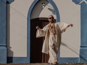 Clara Alves fala sobre representatividade e acolhimento em sua primeira visita a Maceió