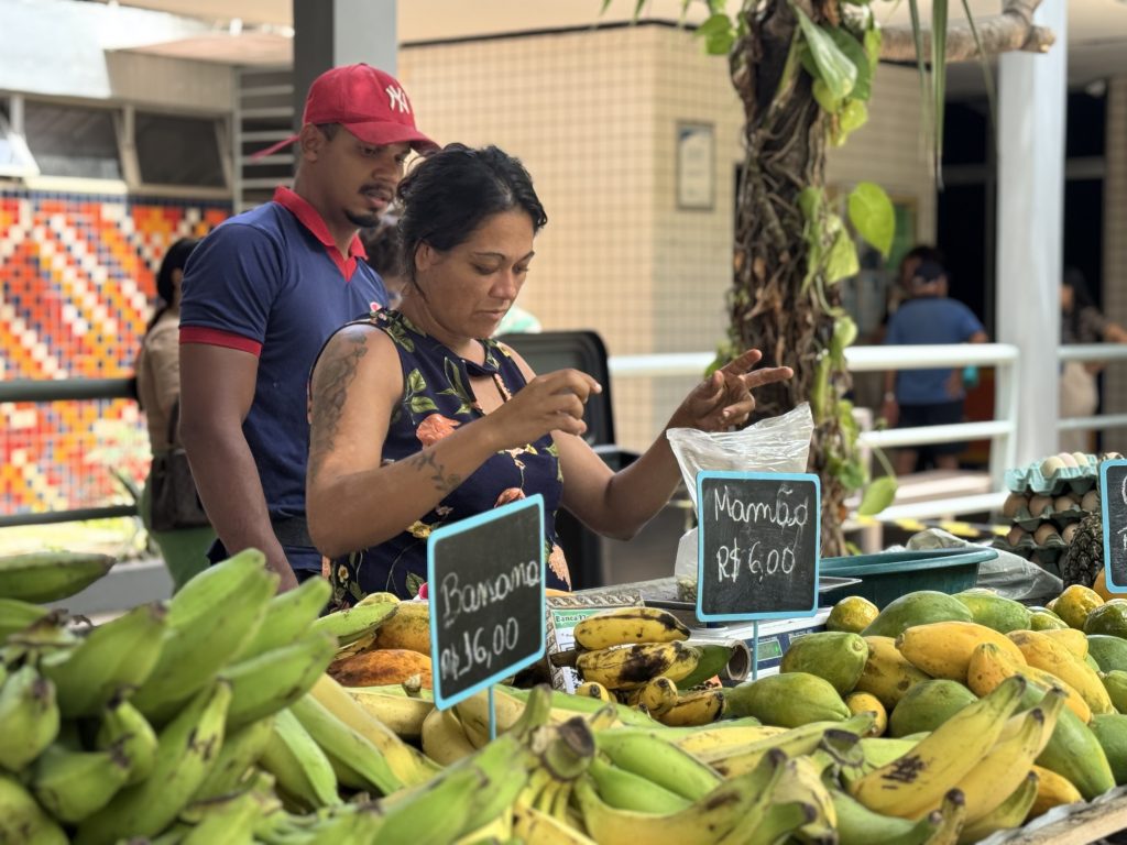 Feira orgânica reúne produtores de três municípios no Sesc Poço