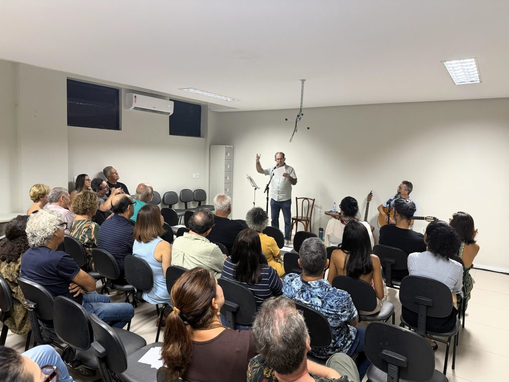 “Poemas em Canção” une literatura e música em recital no Sesc Poço