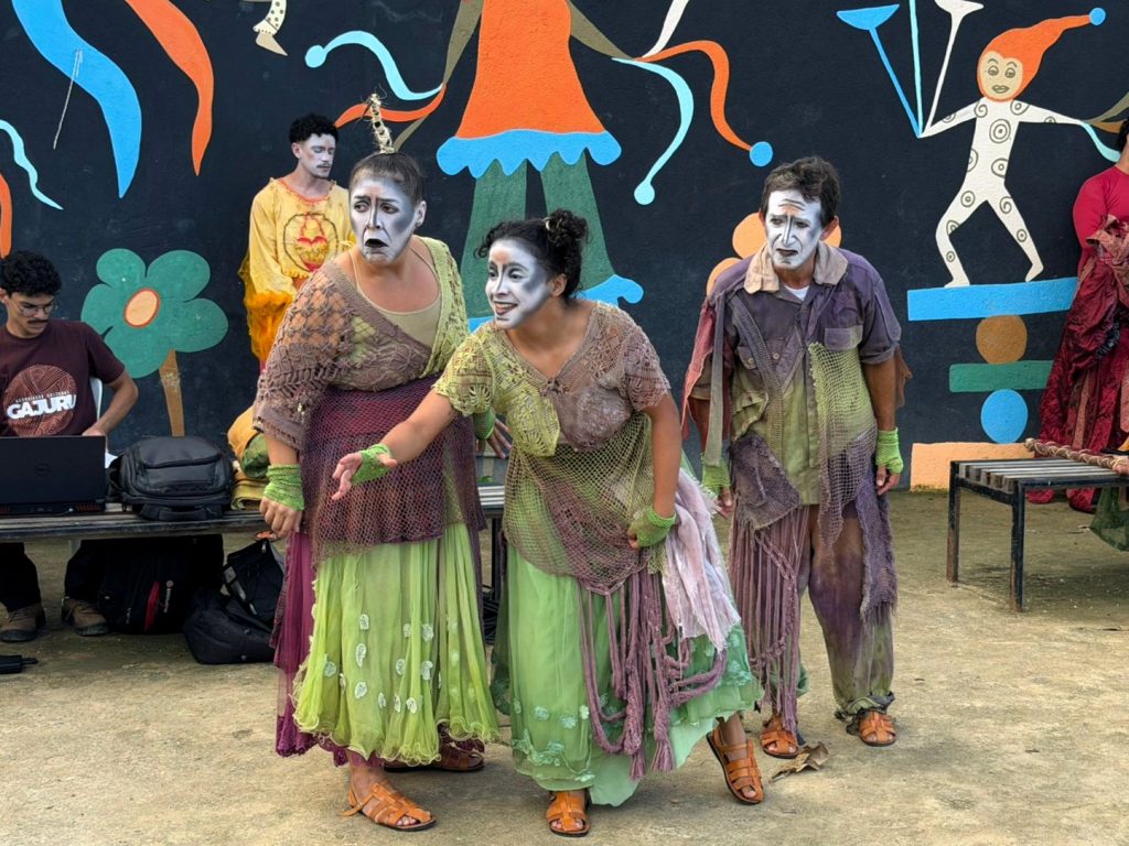 Projeto Sesc em Cena leva teatro à Vila Emater com o espetáculo “Carcomida”