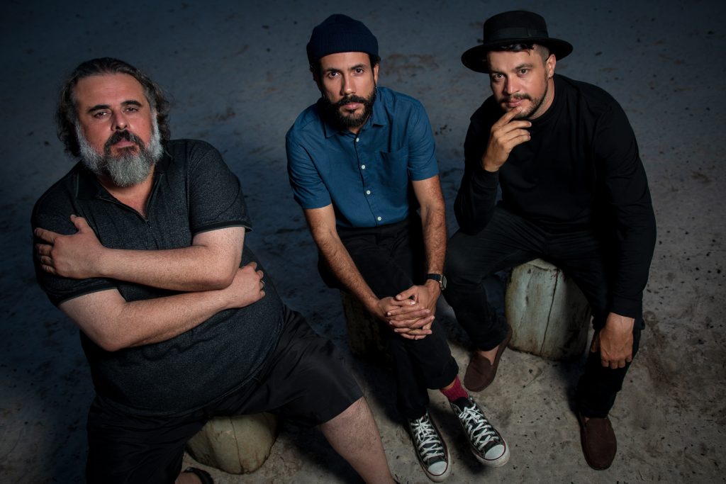 Teatro Hermeto Pascoal recebe a banda Gato Negro para apresentação com entrada solidária